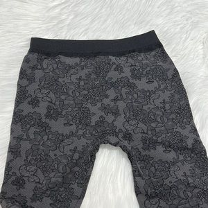 PINK REPUBLIC Fleece Leggings Floral Lace Design Size M